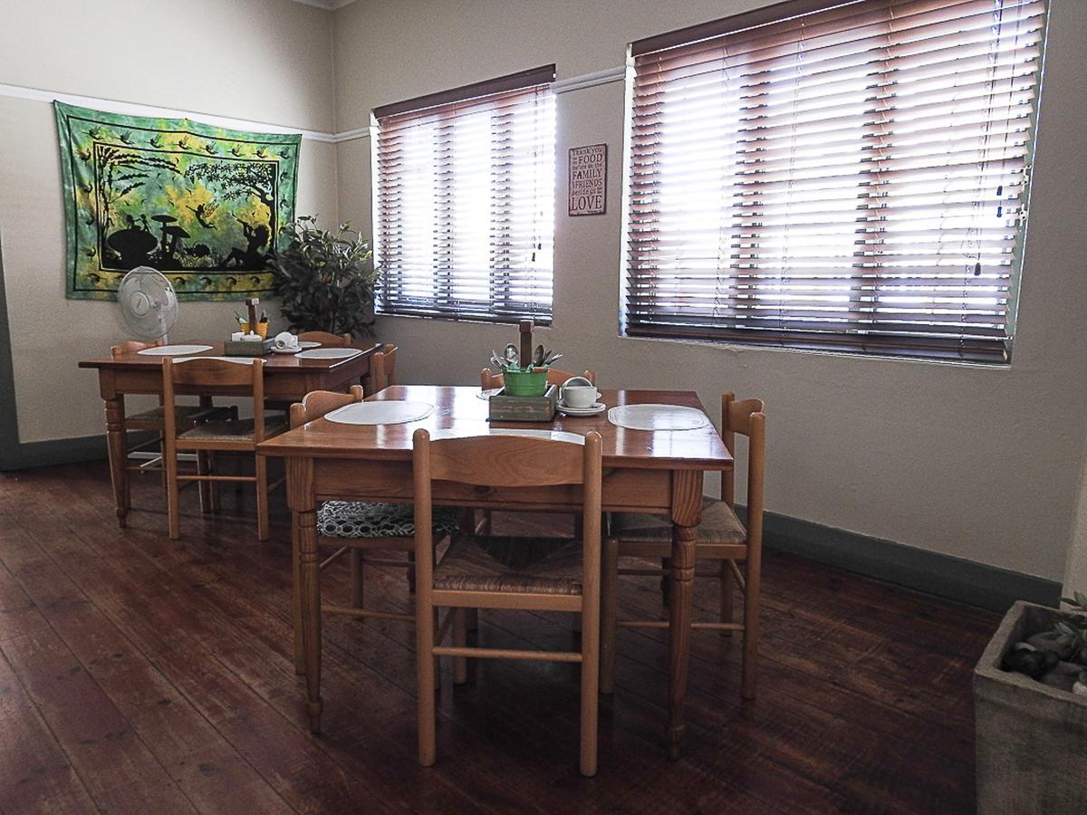 Mosselbay Backpackers Ostello Mossel Bay Esterno foto