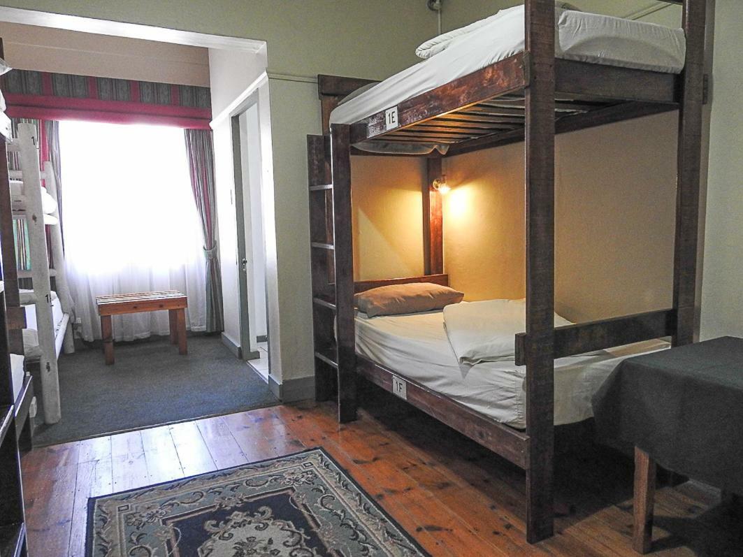 Mosselbay Backpackers Ostello Mossel Bay Esterno foto